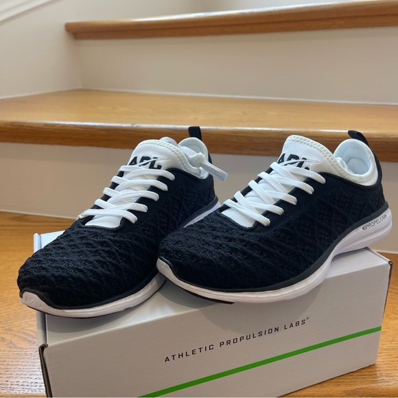 NWT APL Phantom Running Shoes Athletic Propulsion Labs Sneakers Black / White - Picture 9 of 16
